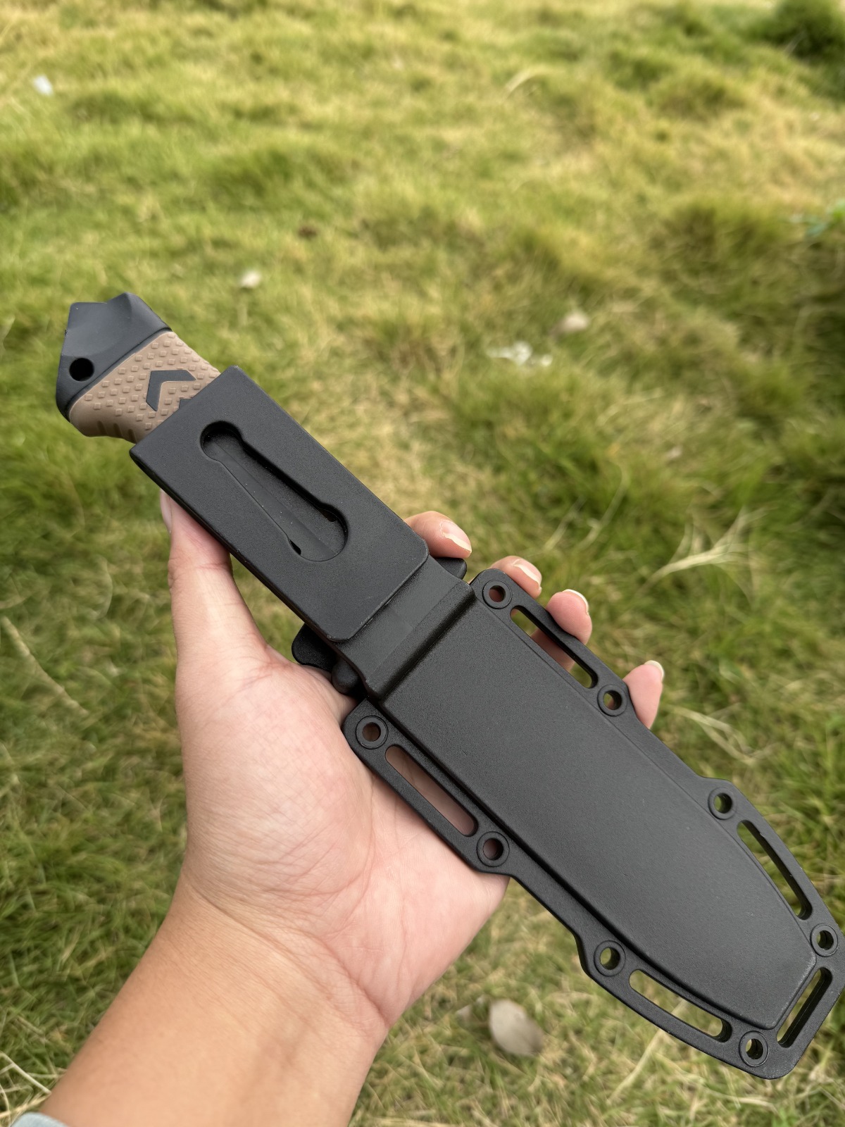 bushveldt fixed blade with sheath: khaki